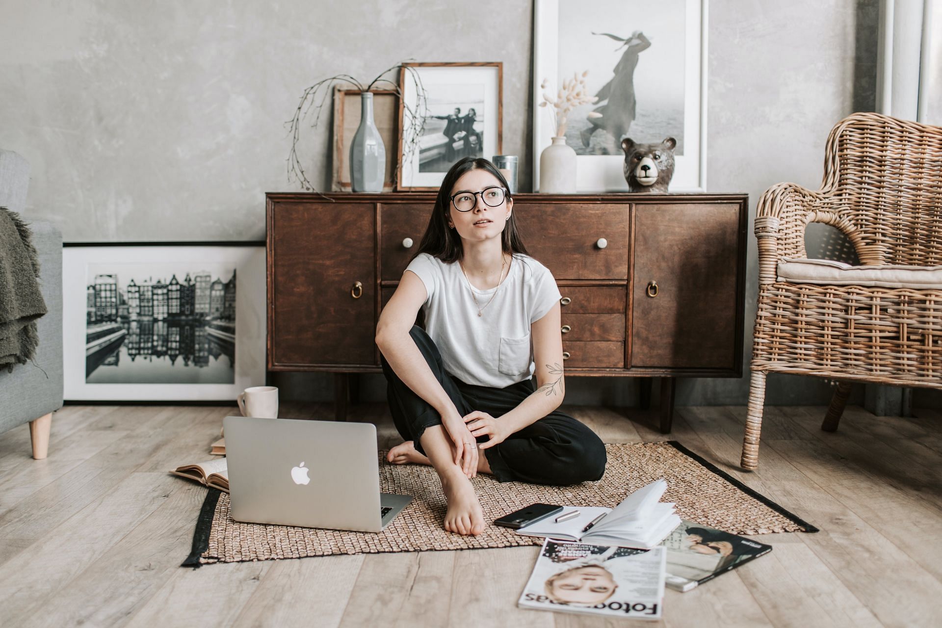 Think about your top priorities that you would want to work on. (Image via Pexels/ Vlada Karpovich)